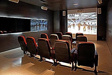 网易MOBA《无尽战区》今日重新开服 接盘守望玩家